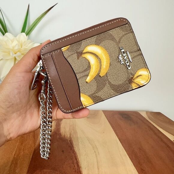 NWT Coach Zip Card Case In Signature Canvas With Banana Print - Picture 1 of 7